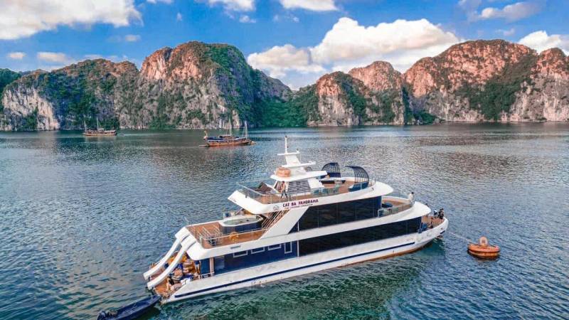 Tàu D' Charme Luxury Cat Ba