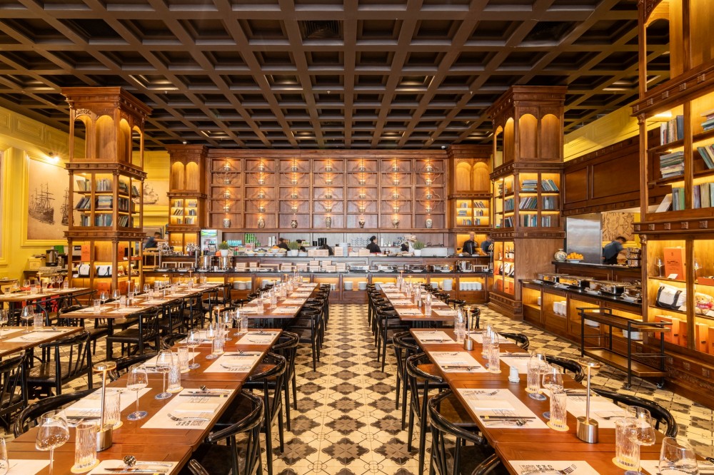 Nhà hàng ga hải sản Hạ Long- Không gian rộng rãi, view đẹp