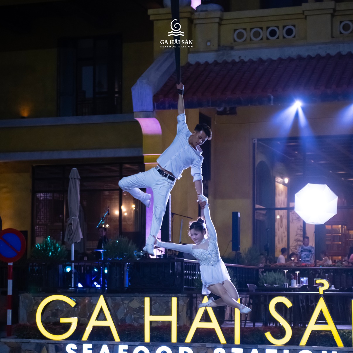 Âm Nhạc Sôi Động - Biểu Diễn Mãn Nhãn